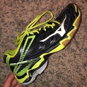 Indoor volleyball shoes